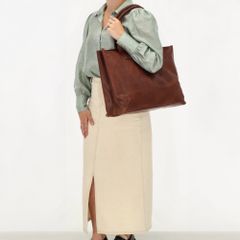 Hide & Stitches Discover Shopper