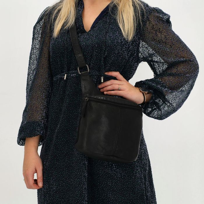Hide & Stitches Paint Rock Crossbodytas