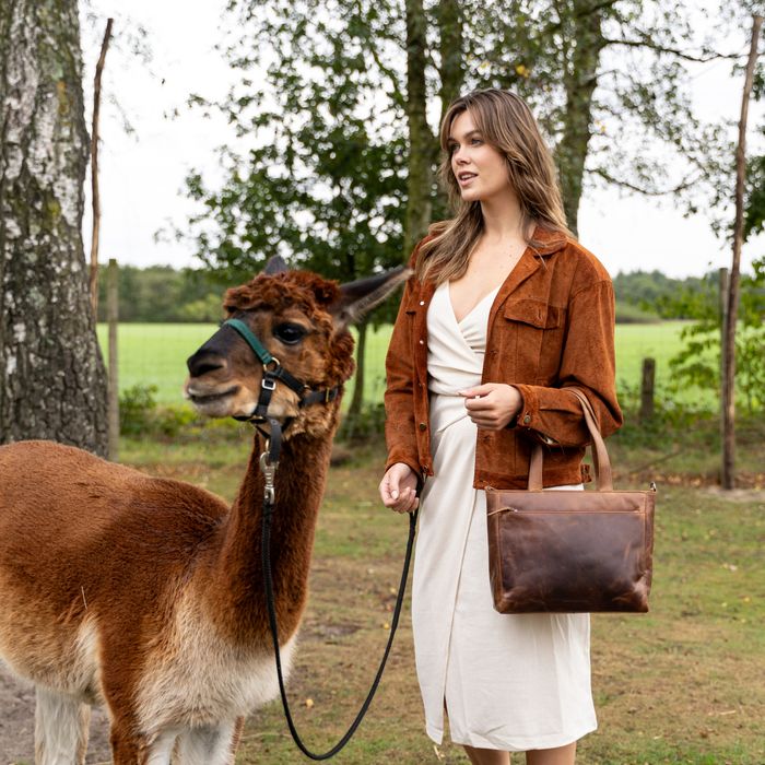 Hide & Stitches Next Navajo Handtas