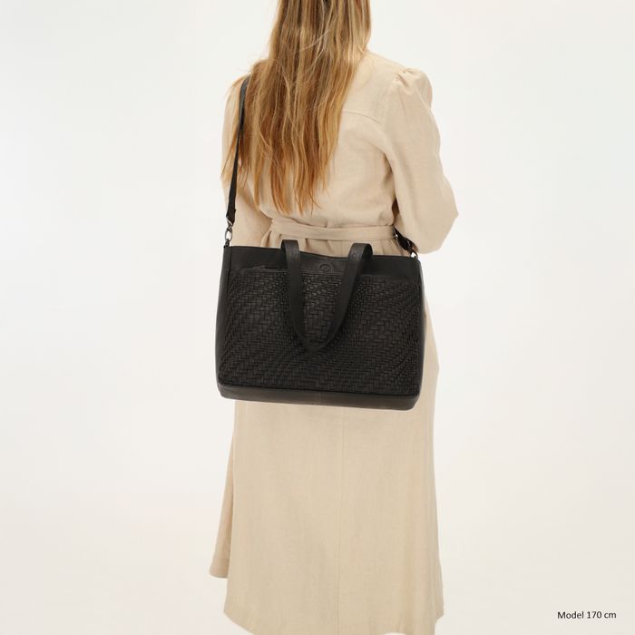 Hide & Stitches Inspired by illusion Shopper