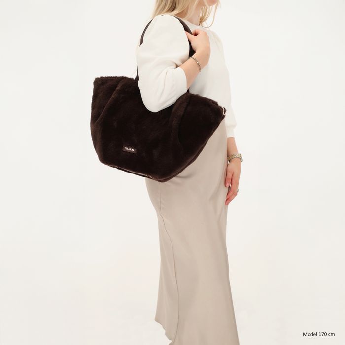 Charm London Dubai Deluxe   Shopper