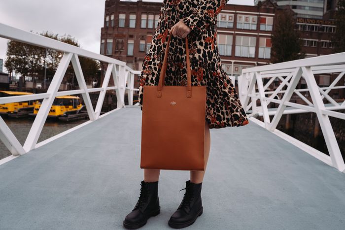 Charm London Stratford Shopper 15,6 inch (34.5x19.4 cm)
