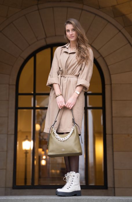 Charm London Ashford Shopper