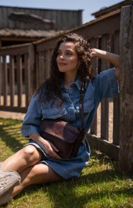 Hide & Stitches Inspired by Country Crossbodytas